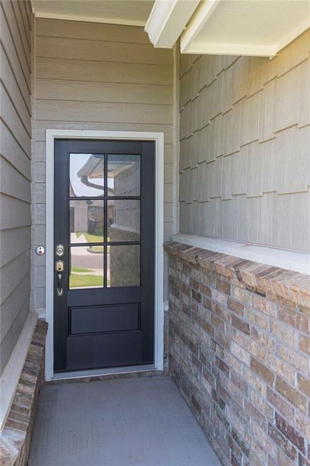 9108 Nw 121st Ter - Photo 4 of 31