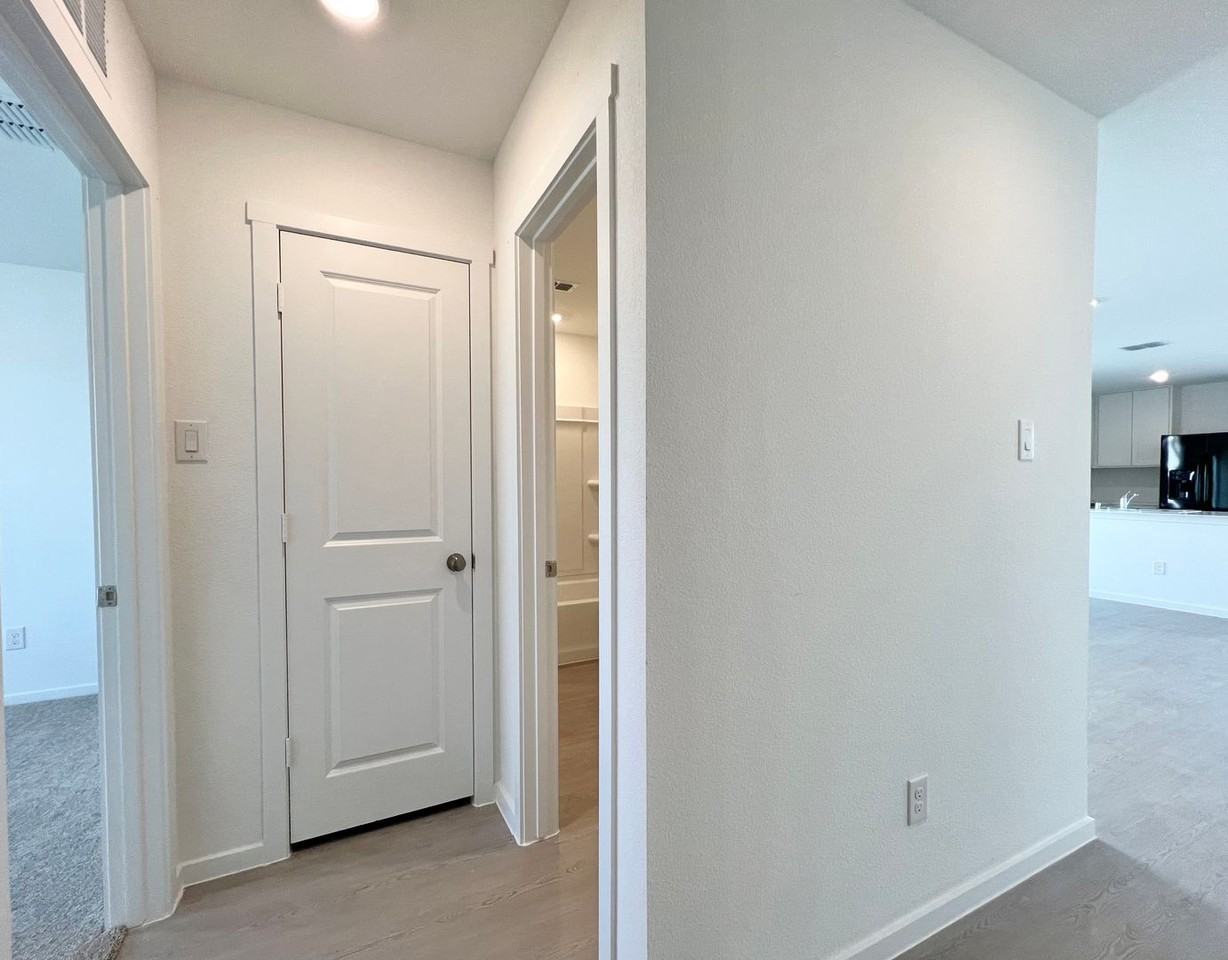 10029 Muntjac Dr - Photo 3 of 28