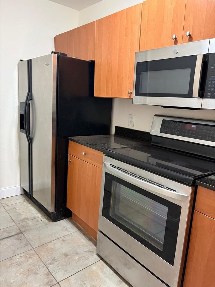 1825 1825 Palm Cove Blvd Uni8t 105 - Photo 5 of 21