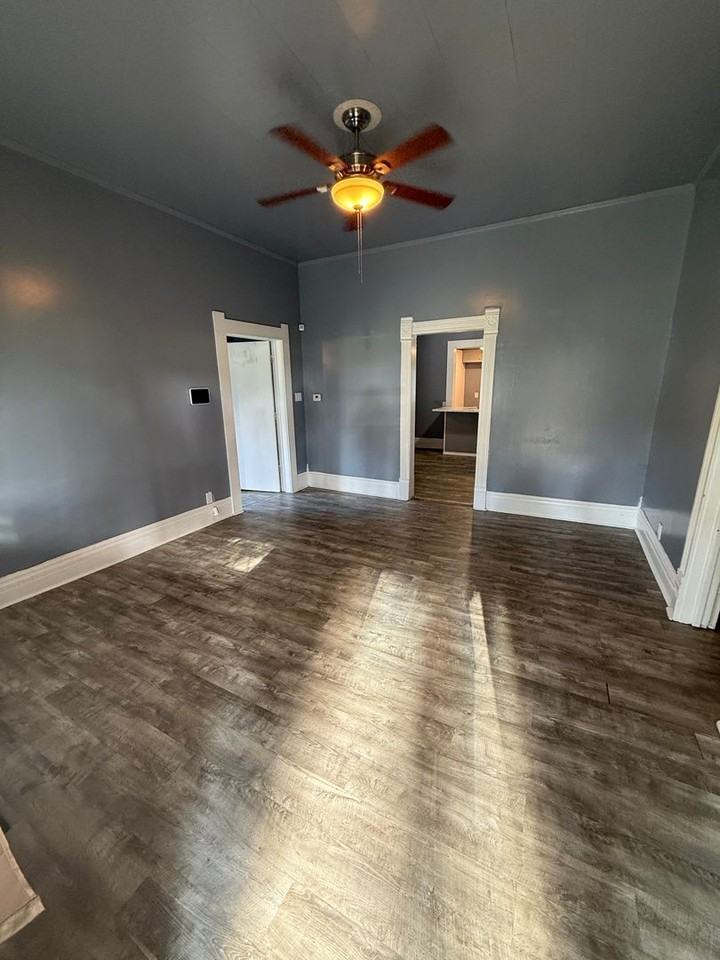 939 Bell Rd - Photo 2 of 11
