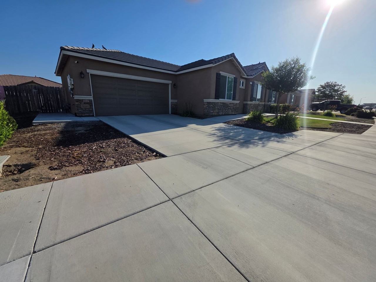 1774 Bolton Ave - Photo 4 of 4