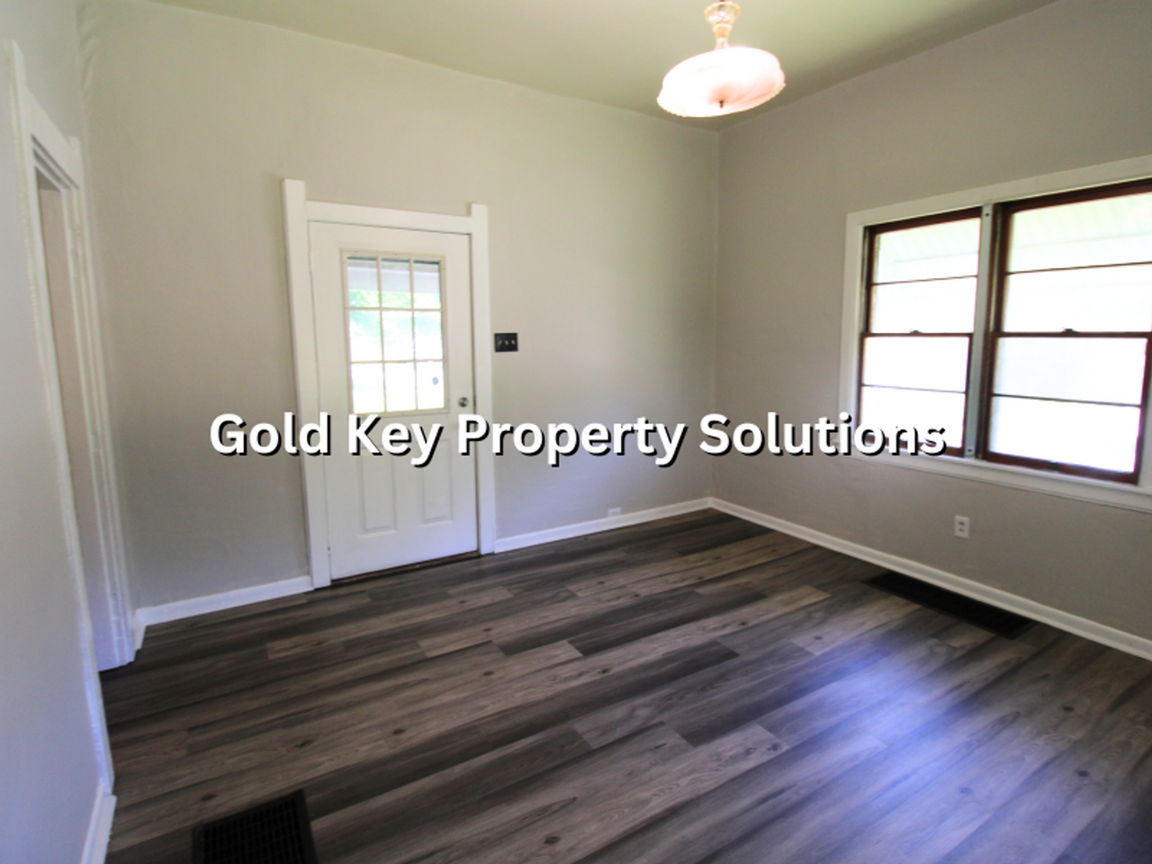 1310 W 13th St - Photo 6 of 18