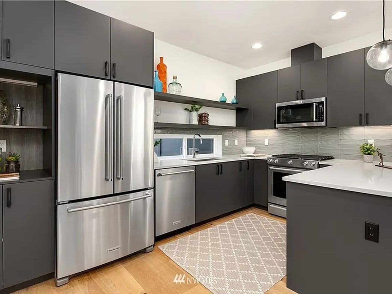 2032 15th Ave S - Photo 2 of 26