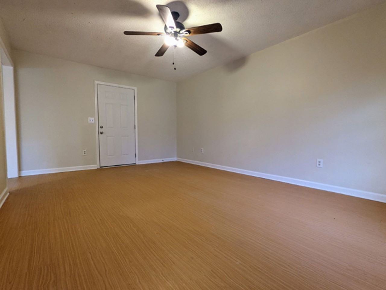 1860 Skyline Dr - Photo 2 of 17
