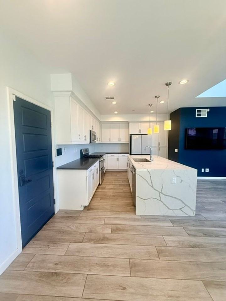 2344 Element Way - Photo 2 of 29