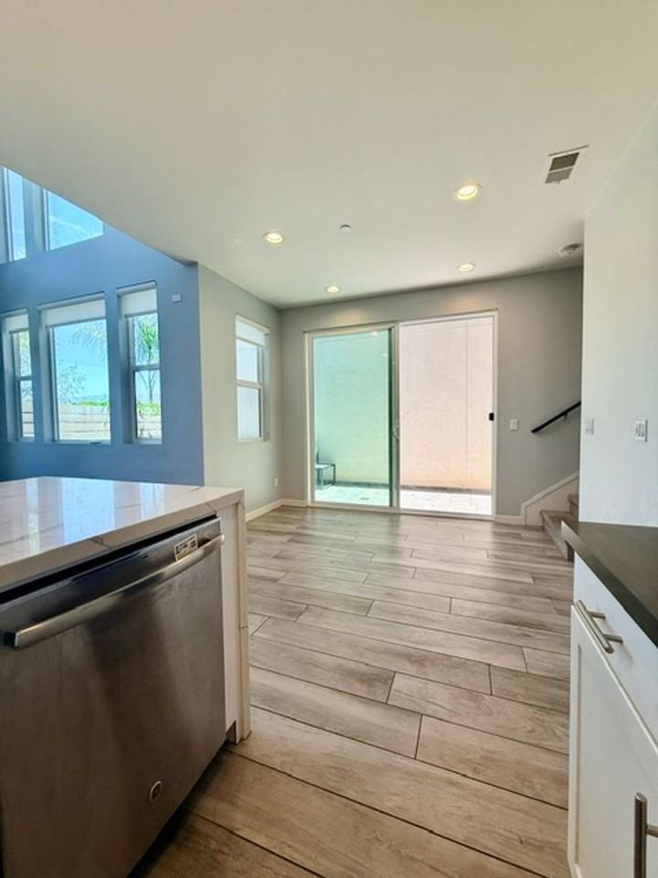 2344 Element Way - Photo 4 of 29