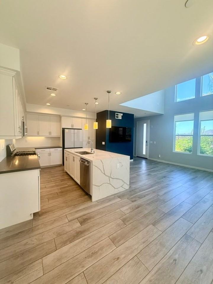 2344 Element Way - Photo 5 of 29