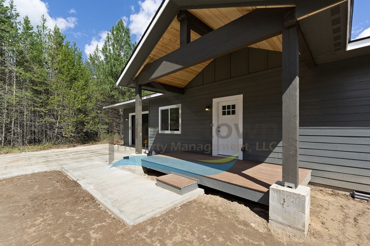 377 Shadow Green Rd - Photo 2 of 24