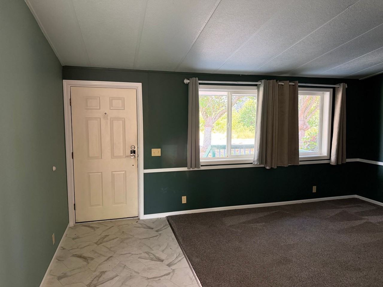 192 Deadmond Ferry Rd - Photo 5 of 44