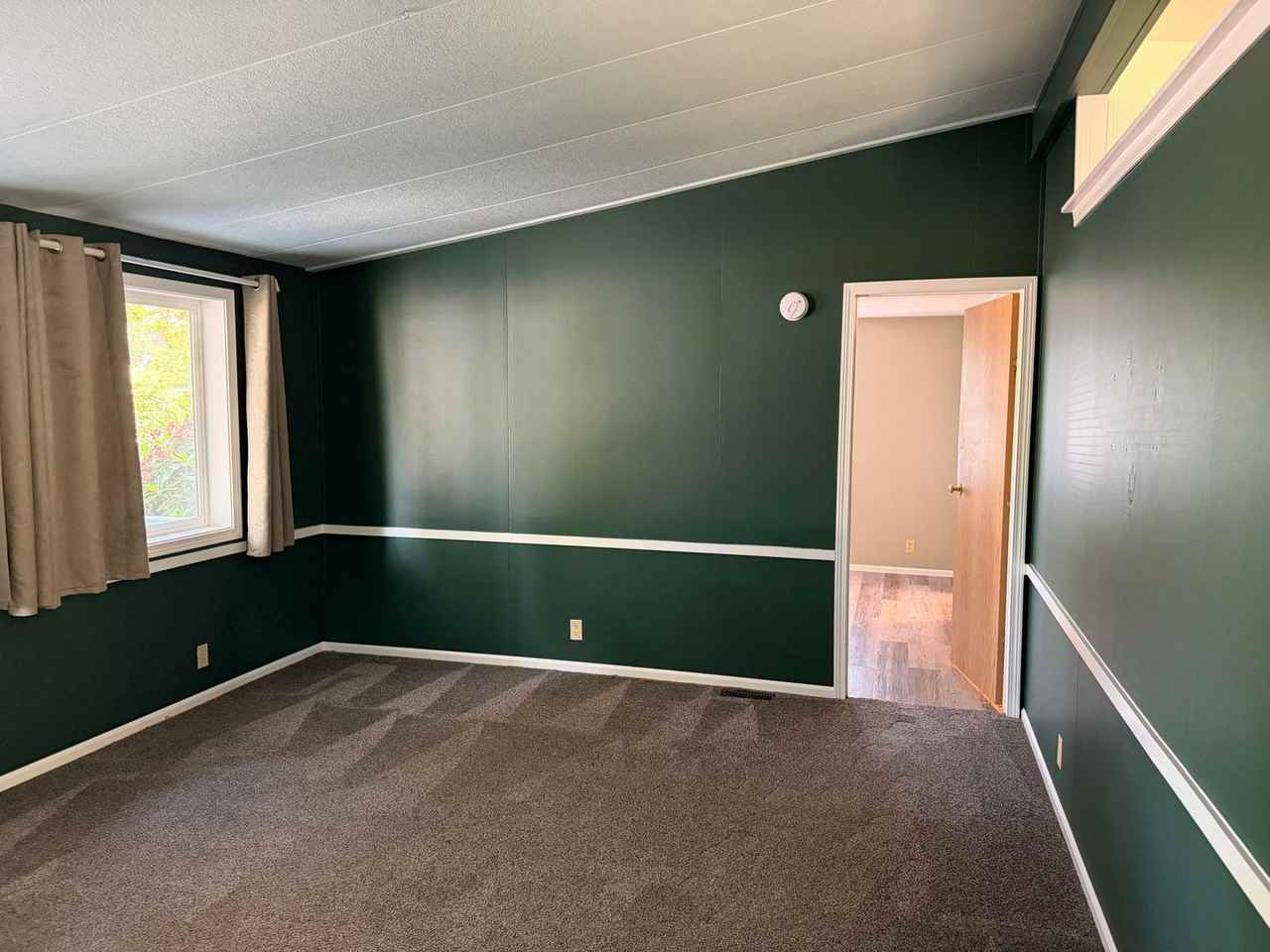 192 Deadmond Ferry Rd - Photo 6 of 44