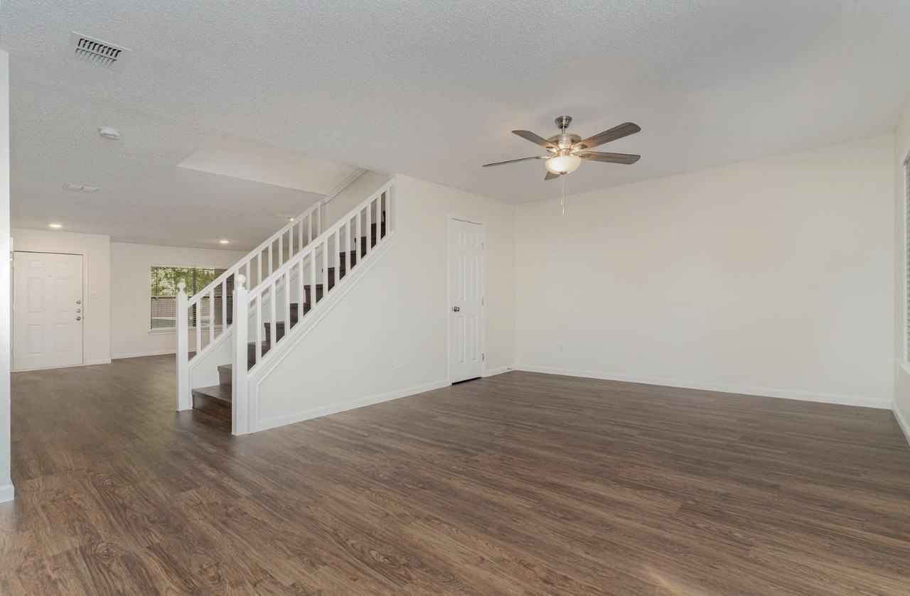 2007 Crystal Springs Drive - Photo 4 of 16