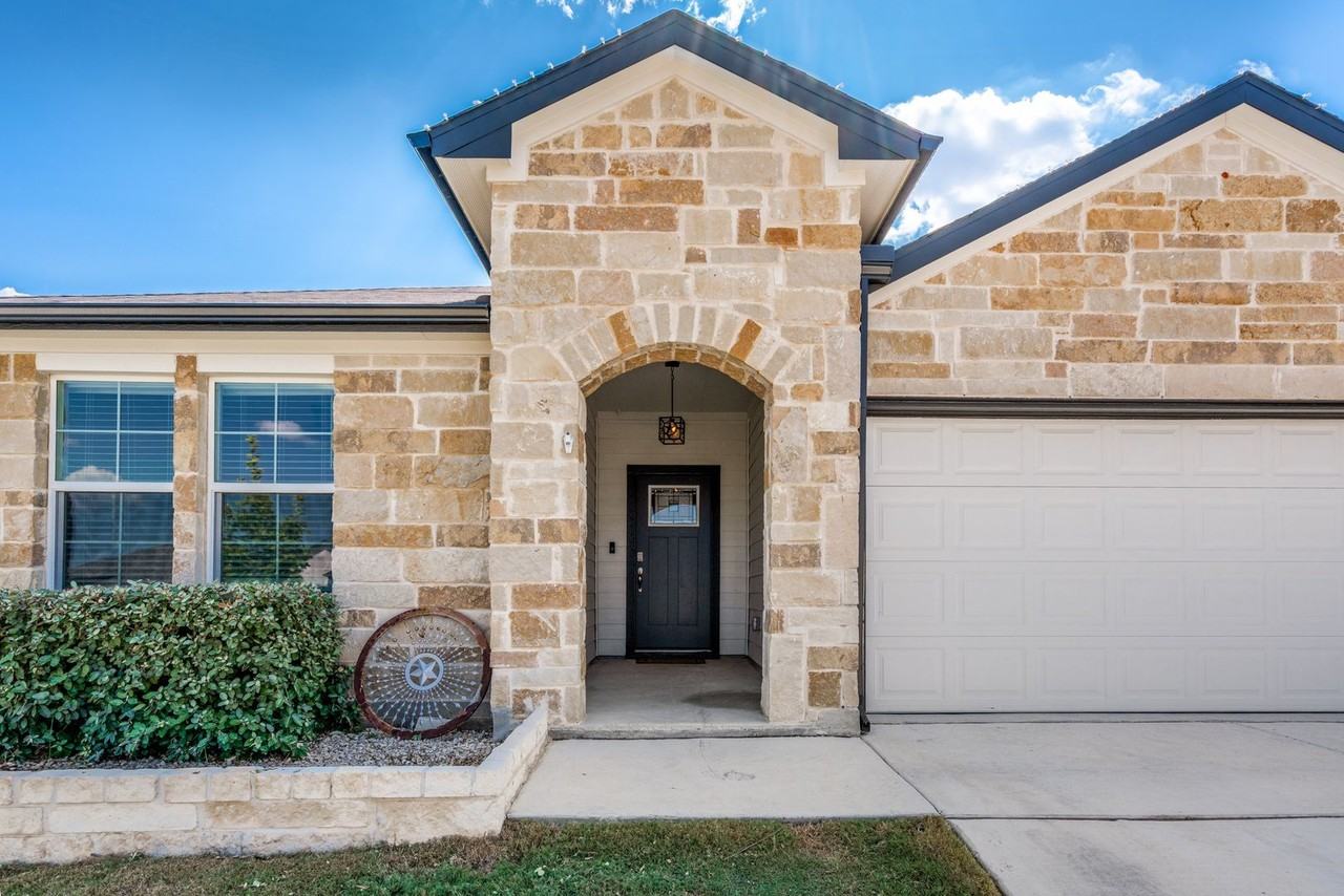 816 Indigo Way - Photo 3 of 25