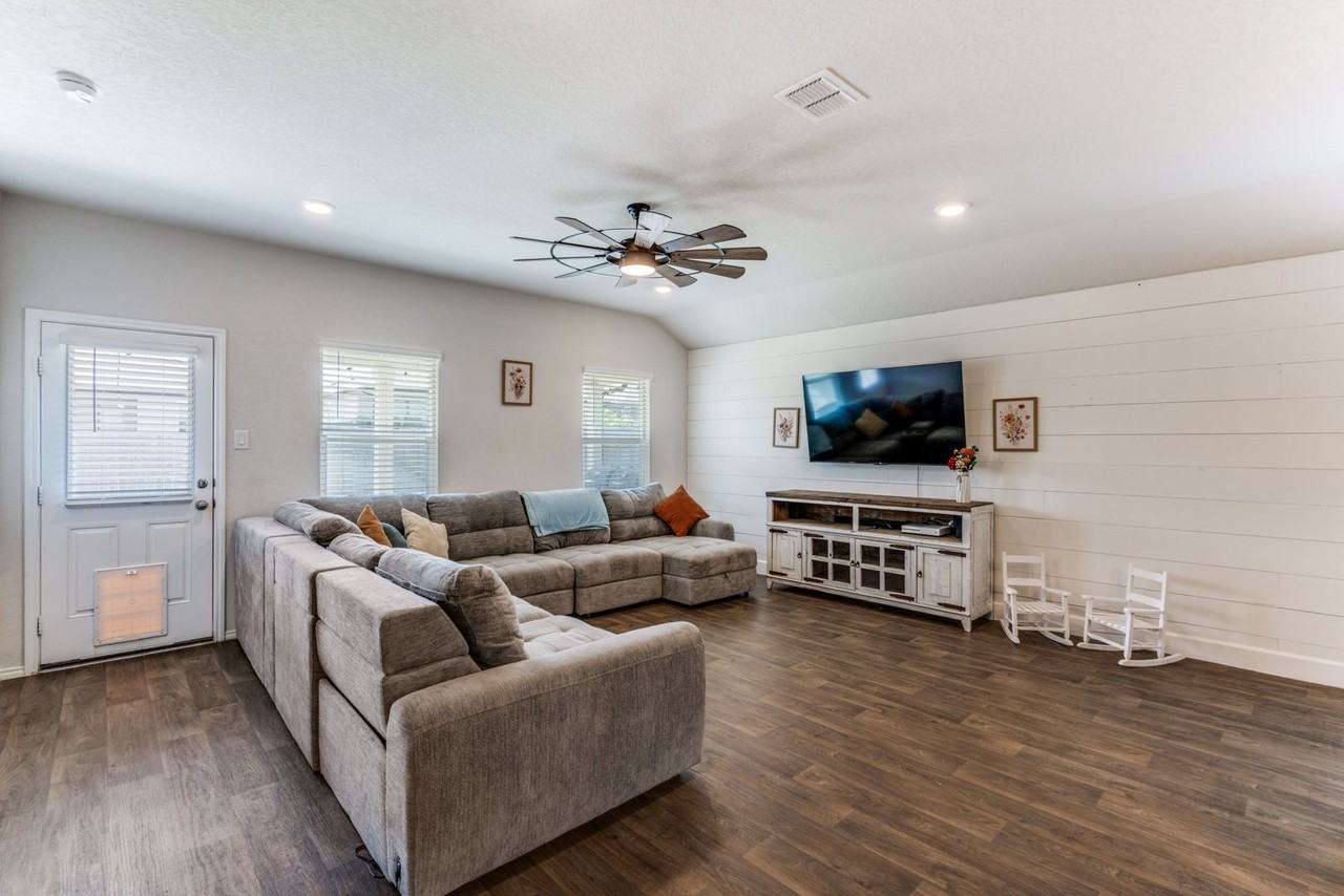 816 Indigo Way - Photo 4 of 25