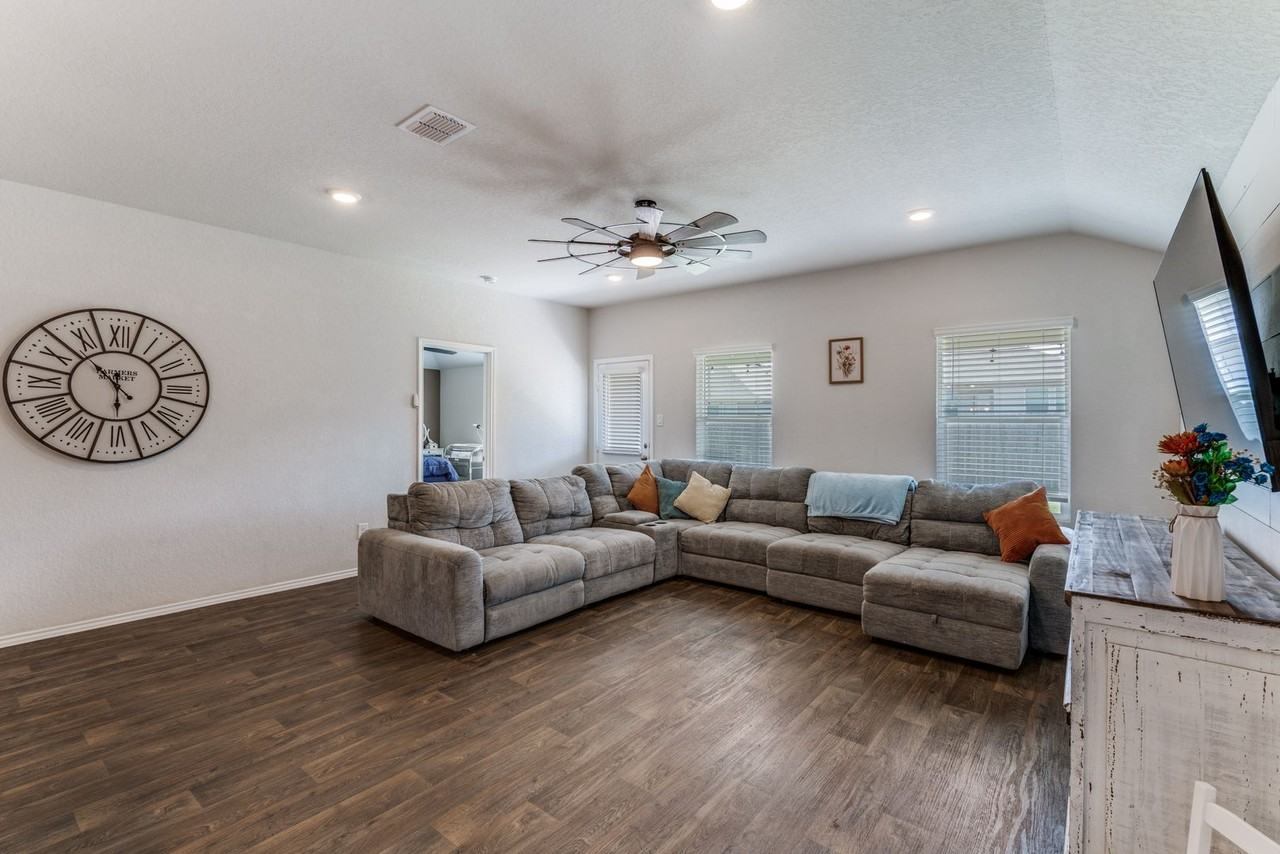 816 Indigo Way - Photo 5 of 25