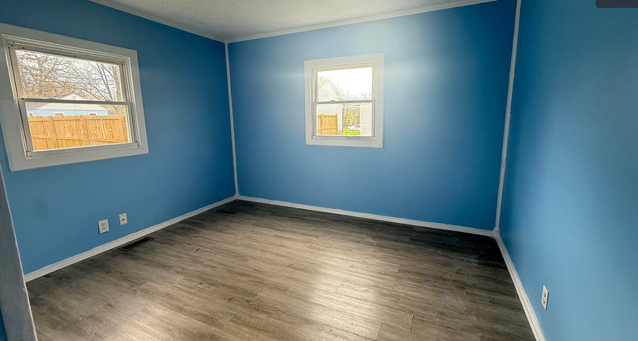 1026 Mckinnie Ave - Photo 4 of 6