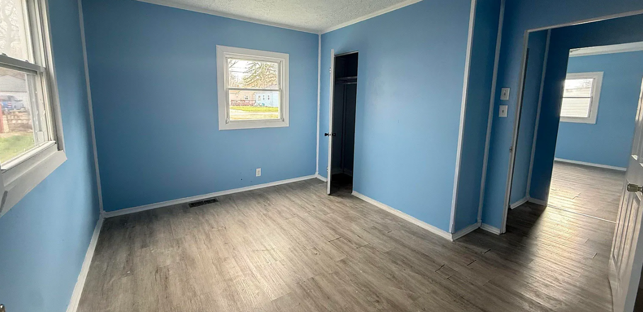 1026 Mckinnie Ave - Photo 5 of 6