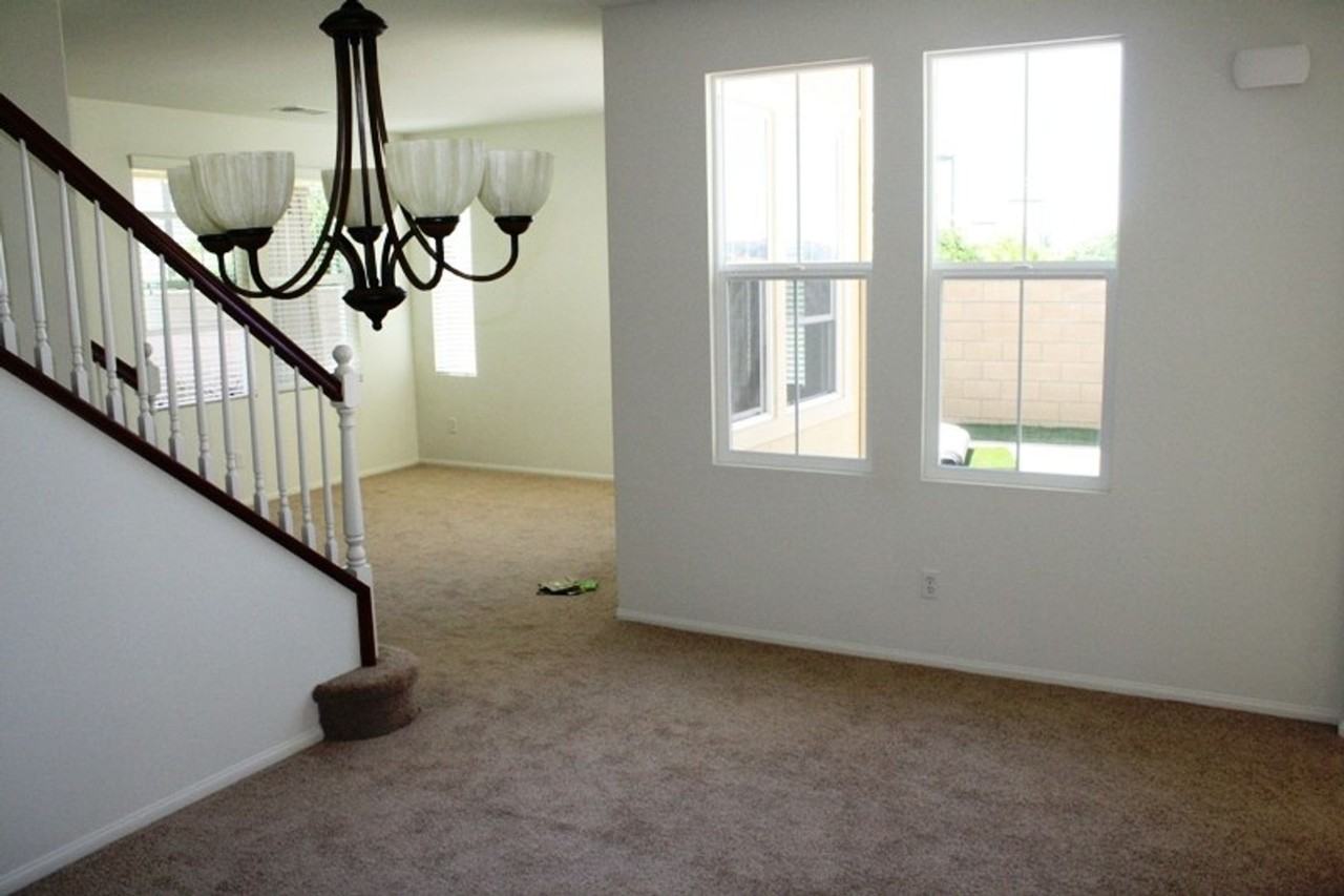 31842 Domenoe Way - Photo 4 of 15