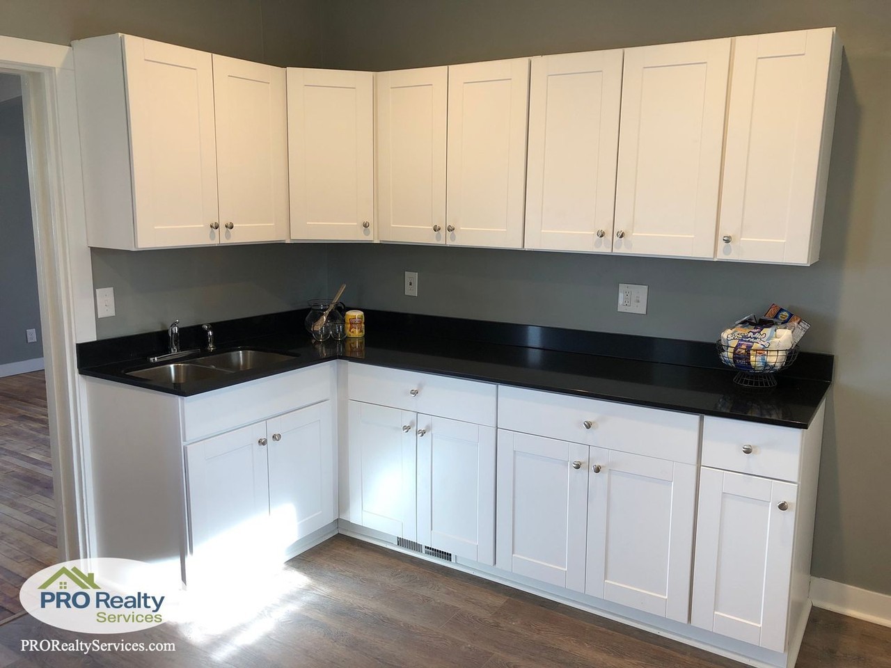 1520 Dayton Ave - Photo 4 of 16