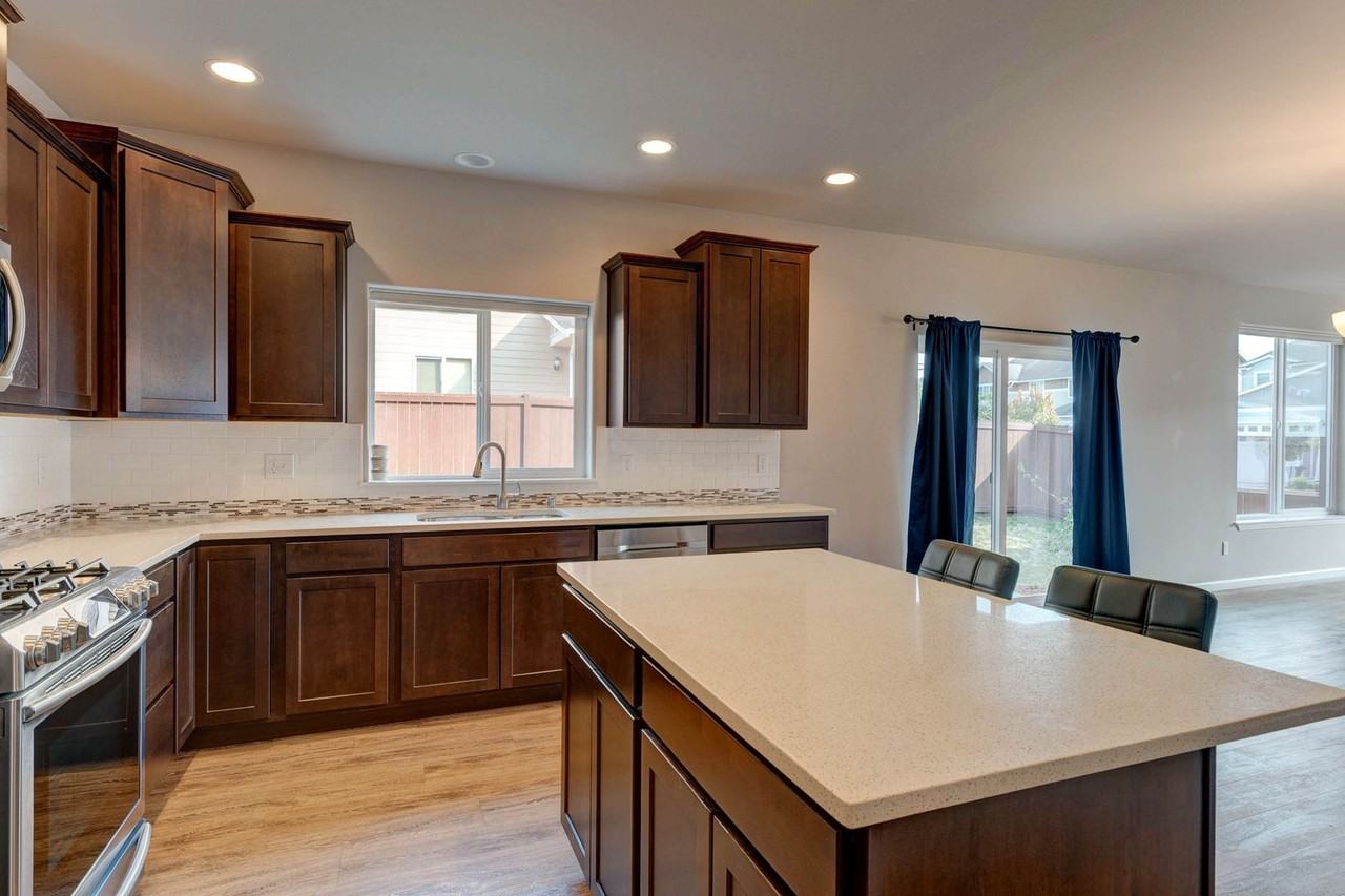 1550 Nw 5th Ave - Photo 5 of 22