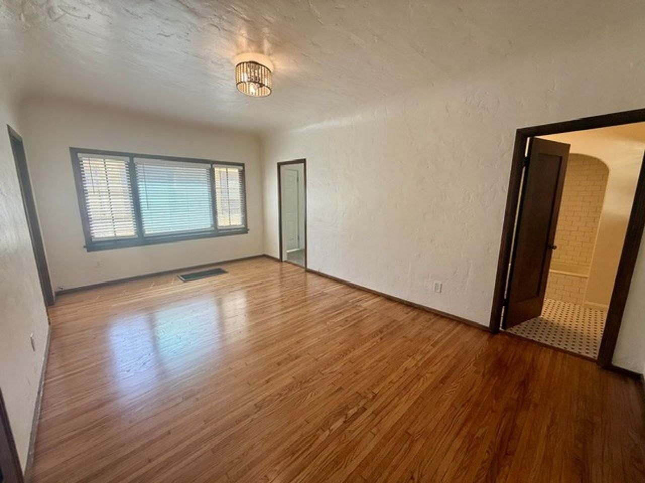1844 E 5th St. #3 - Photo 3 of 10
