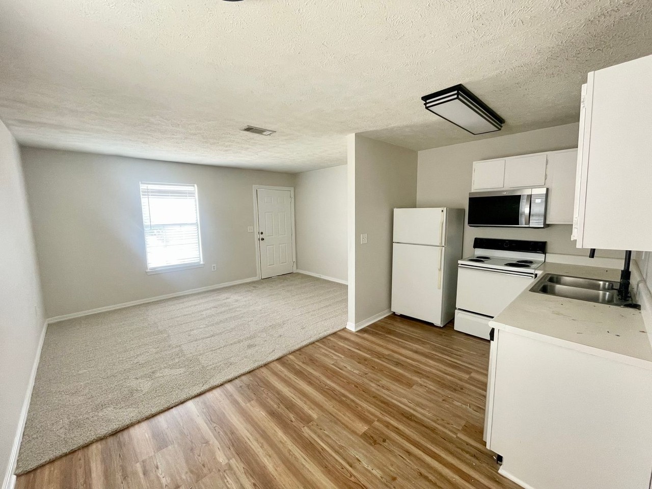 Dexter Dr - Photo 5 of 7