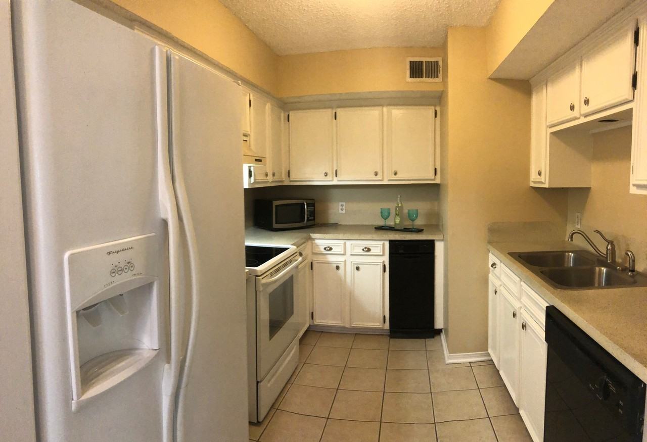 1324 Sharlo Ave - Photo 2 of 17