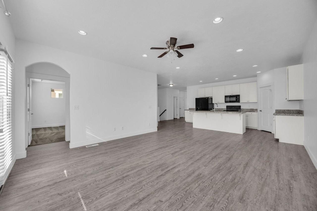 13696 S Glengarry Ln - Photo 6 of 25