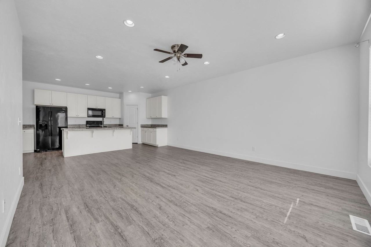 13696 S Glengarry Ln - Photo 7 of 25