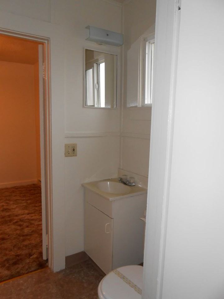 1034 State St - Photo 2 of 7