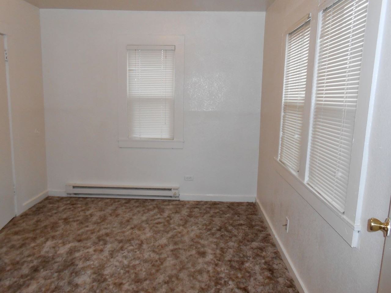 1034 State St - Photo 3 of 7