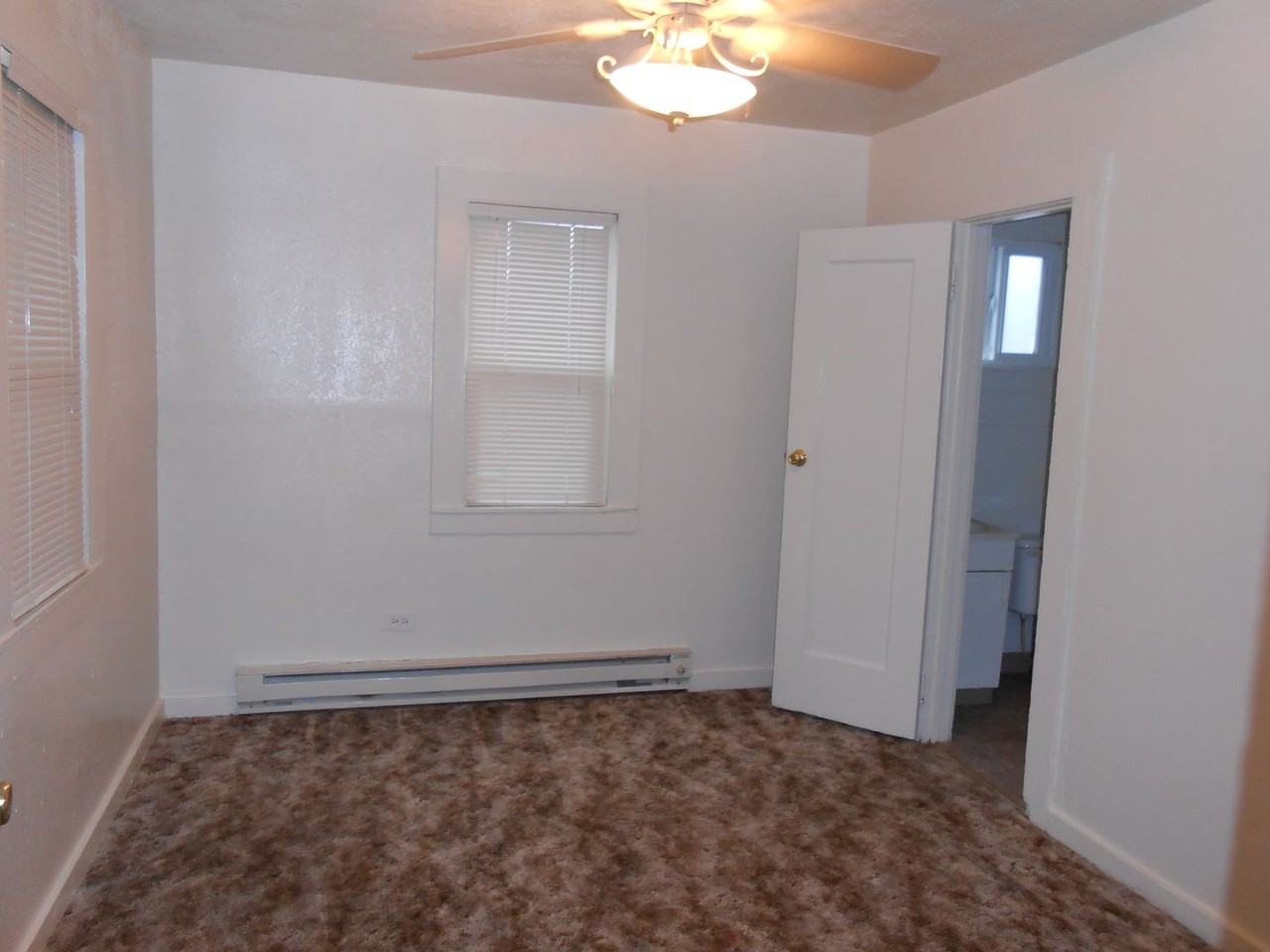 1034 State St - Photo 4 of 7