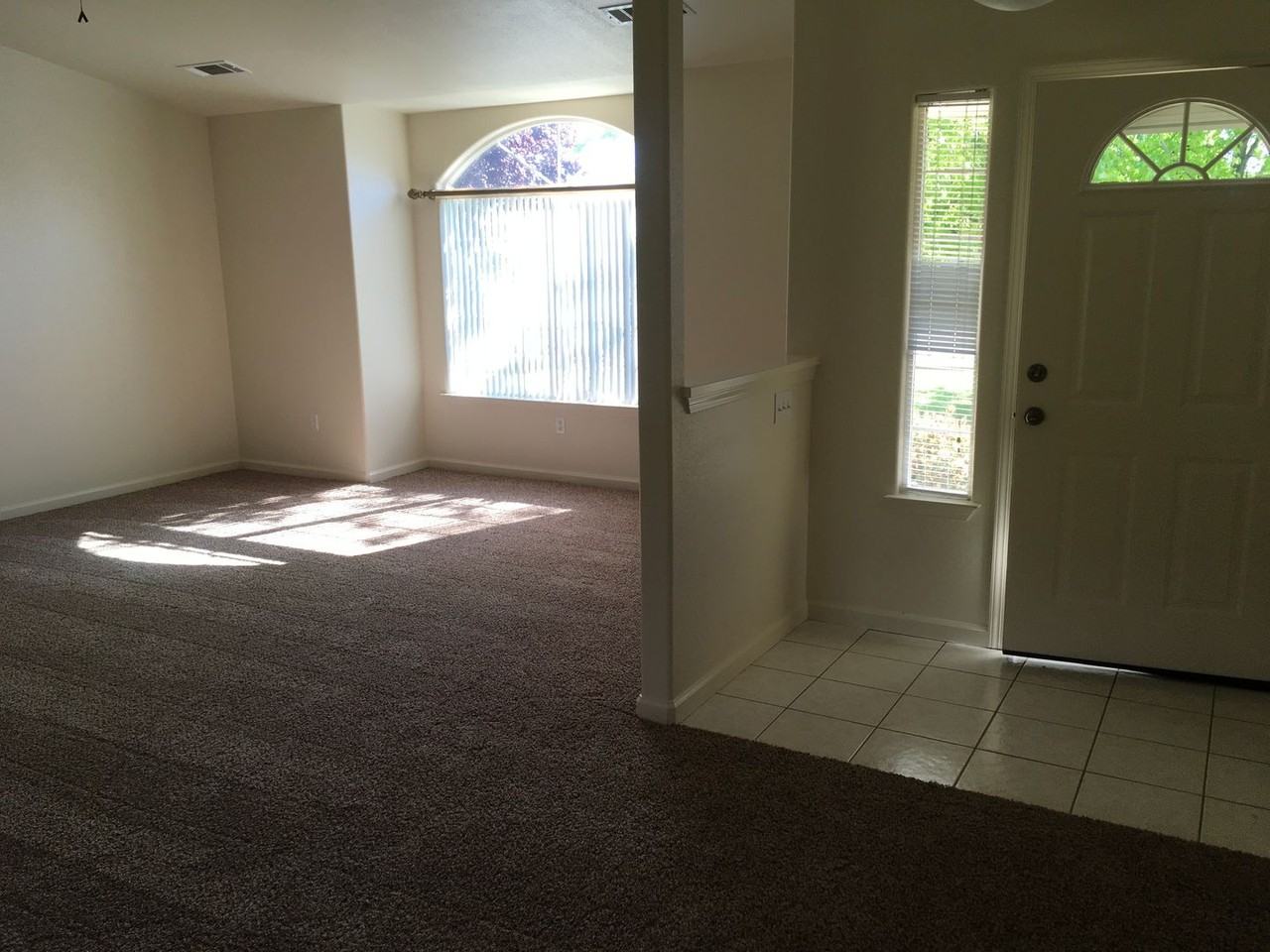 3210 Wandsworth Dr - Photo 2 of 20