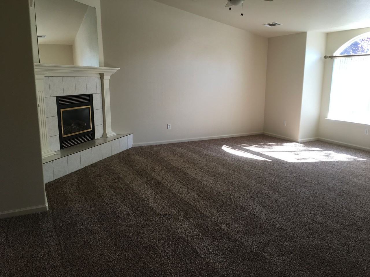3210 Wandsworth Dr - Photo 3 of 20