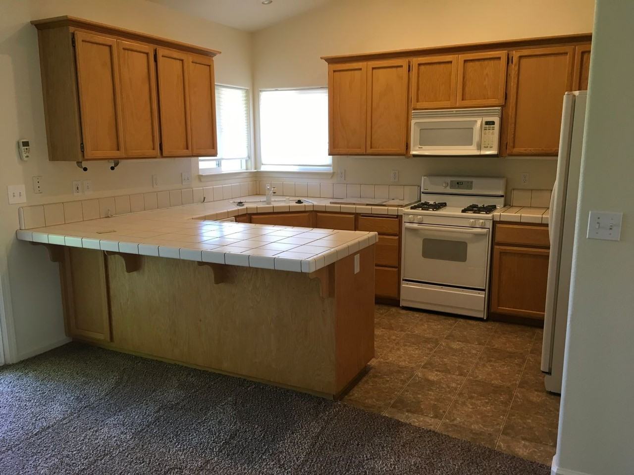 3210 Wandsworth Dr - Photo 5 of 20