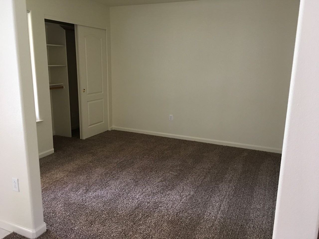 3210 Wandsworth Dr - Photo 6 of 20