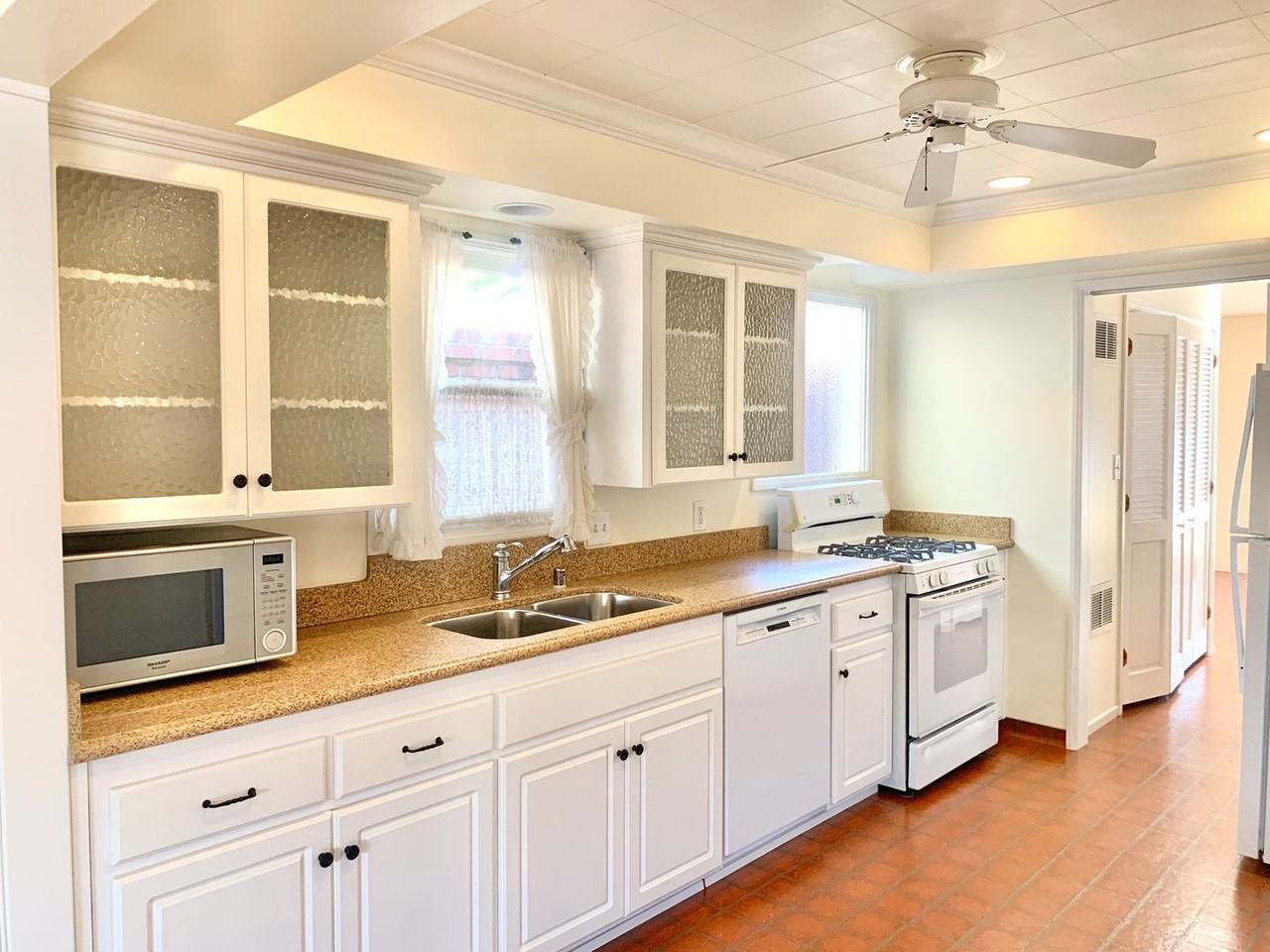 140 G Ave - Photo 7 of 40