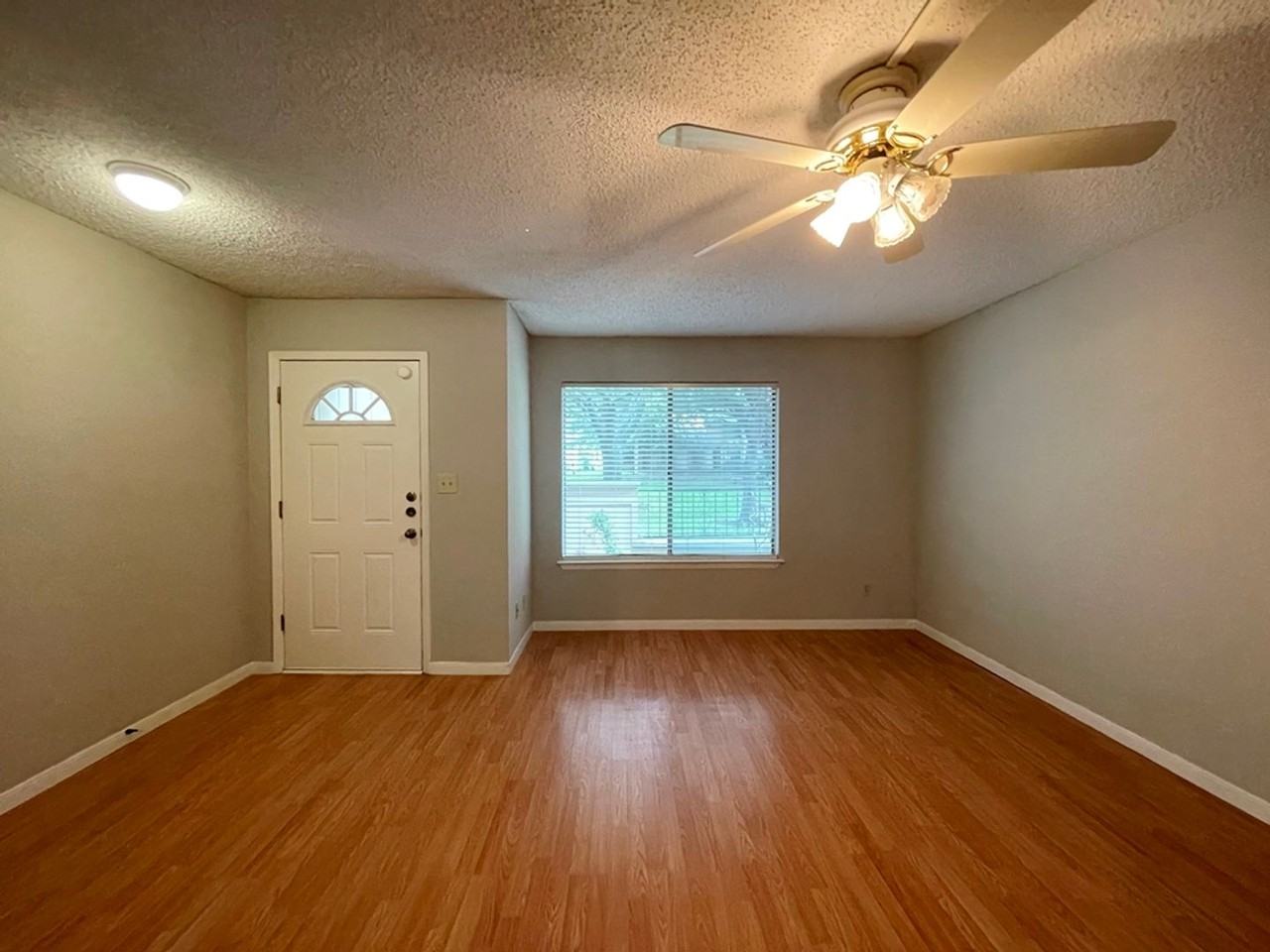 9502 Quail Village Ln - Photo 4 of 30