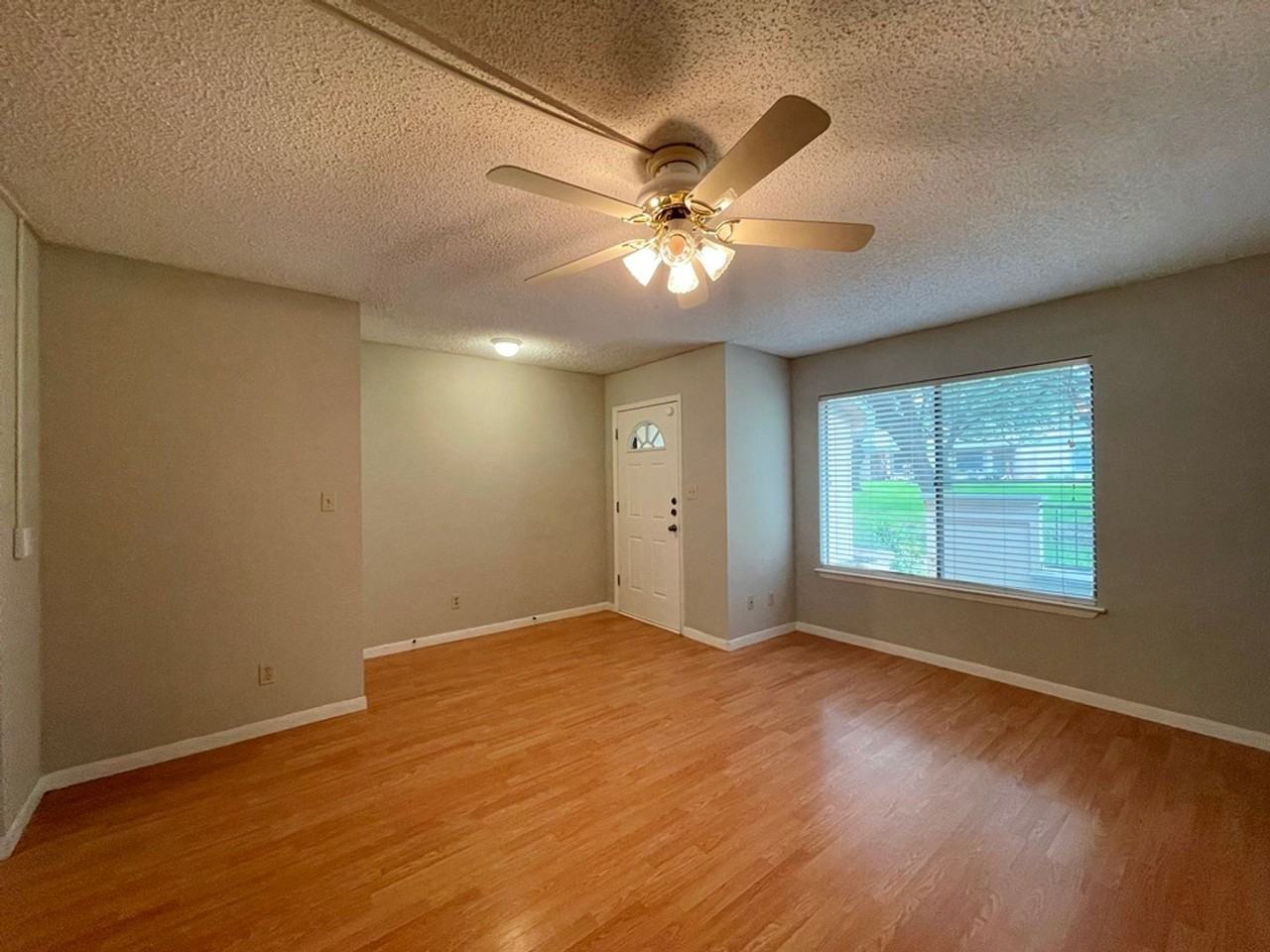 9502 Quail Village Ln - Photo 5 of 30