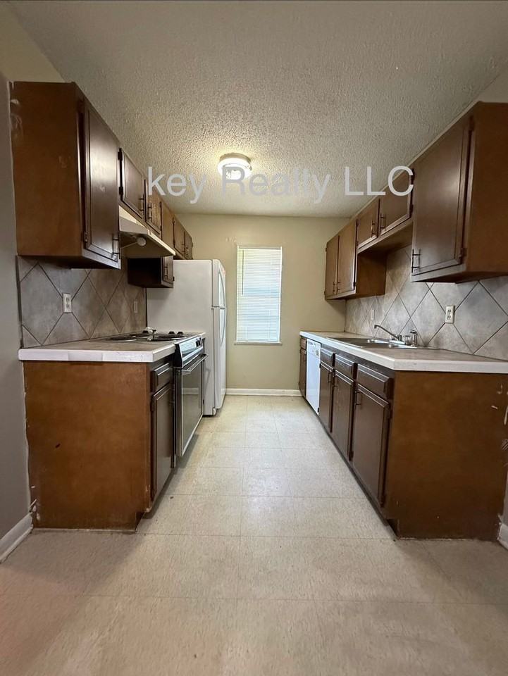 2101A Linda Rd - Photo 2 of 6