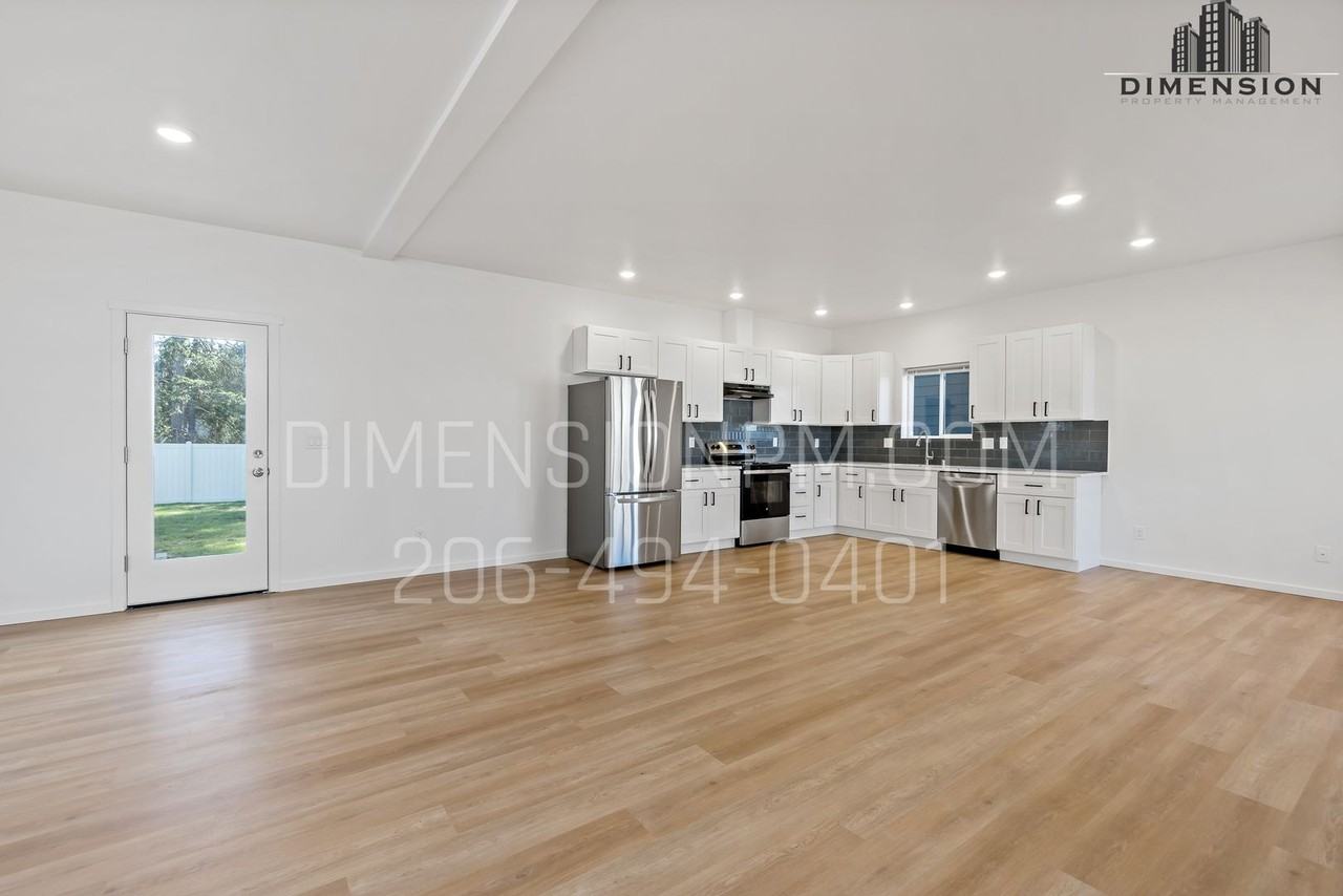 17517 29th Ave E - Photo 5 of 34