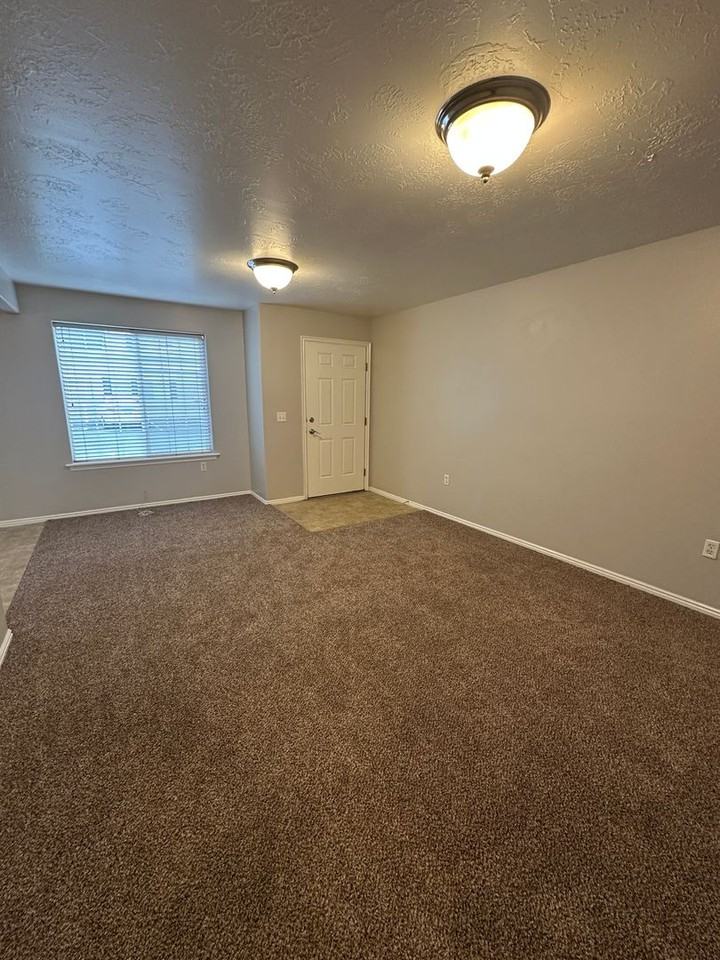 520 W 7th S #116 - Photo 4 of 23