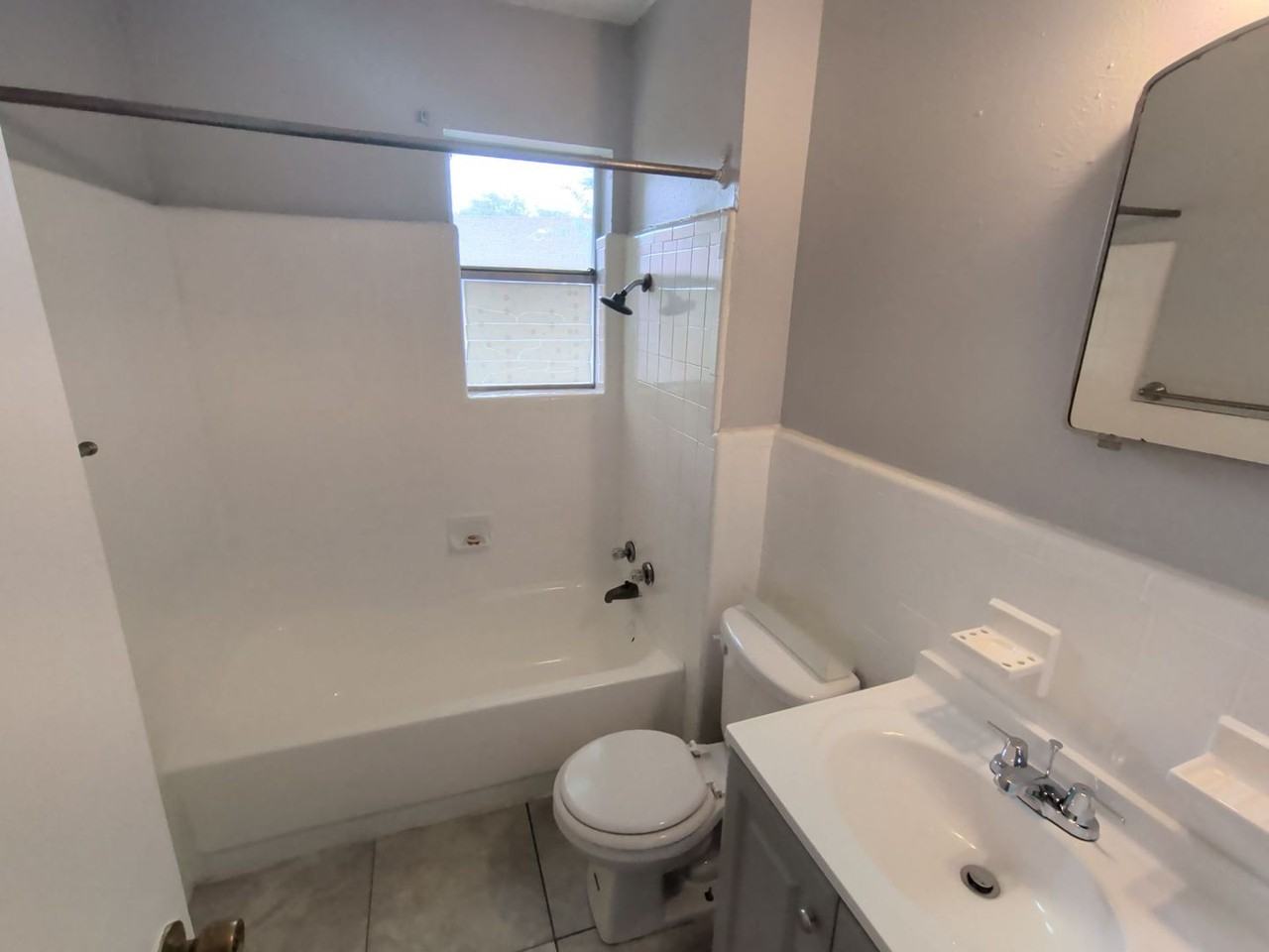 1905 Kent Dr #B - Photo 5 of 9