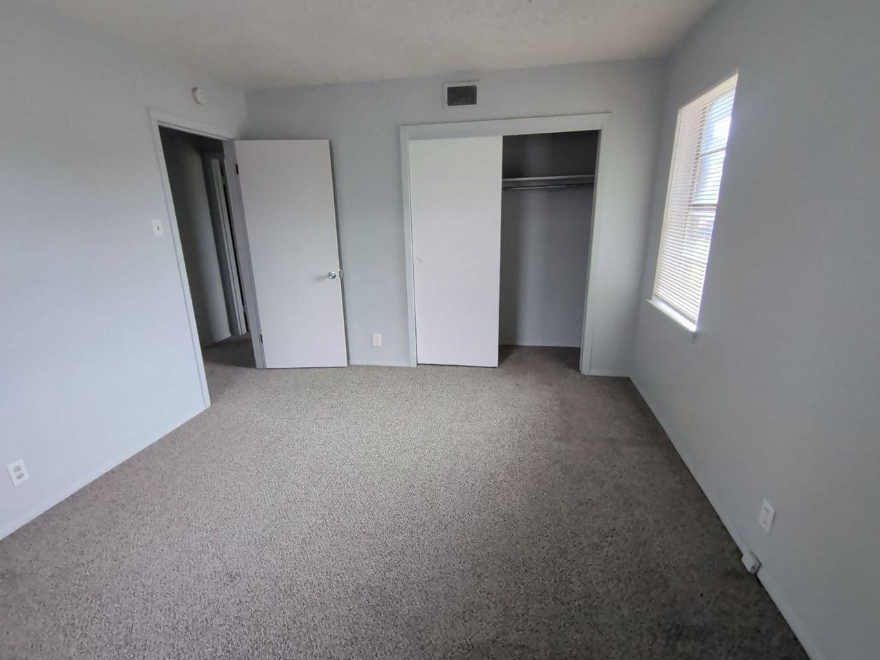 1905 Kent Dr #B - Photo 7 of 9