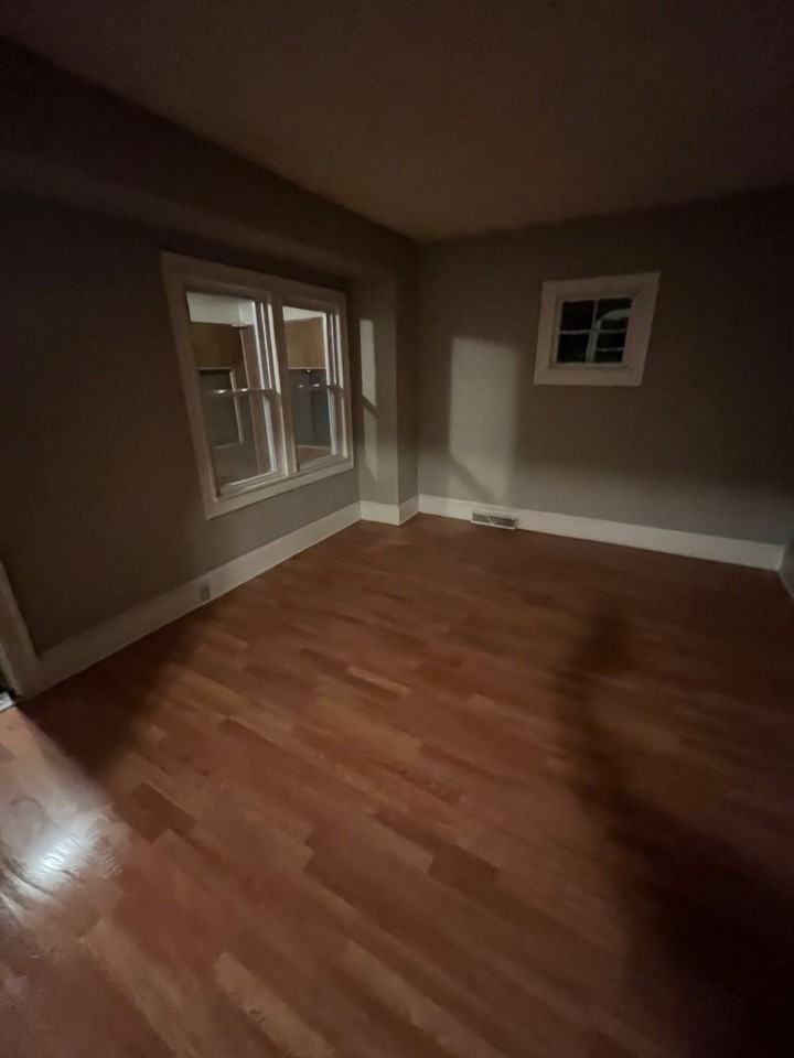 2821 W Concordia Ave - Photo 2 of 12