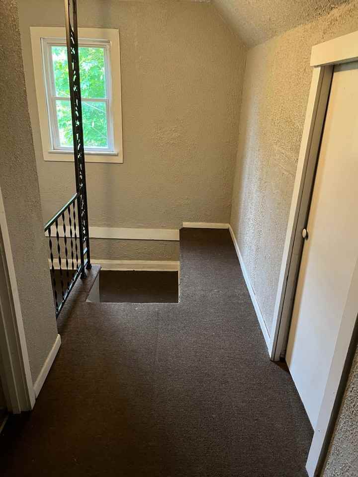 2821 W Concordia Ave - Photo 5 of 12