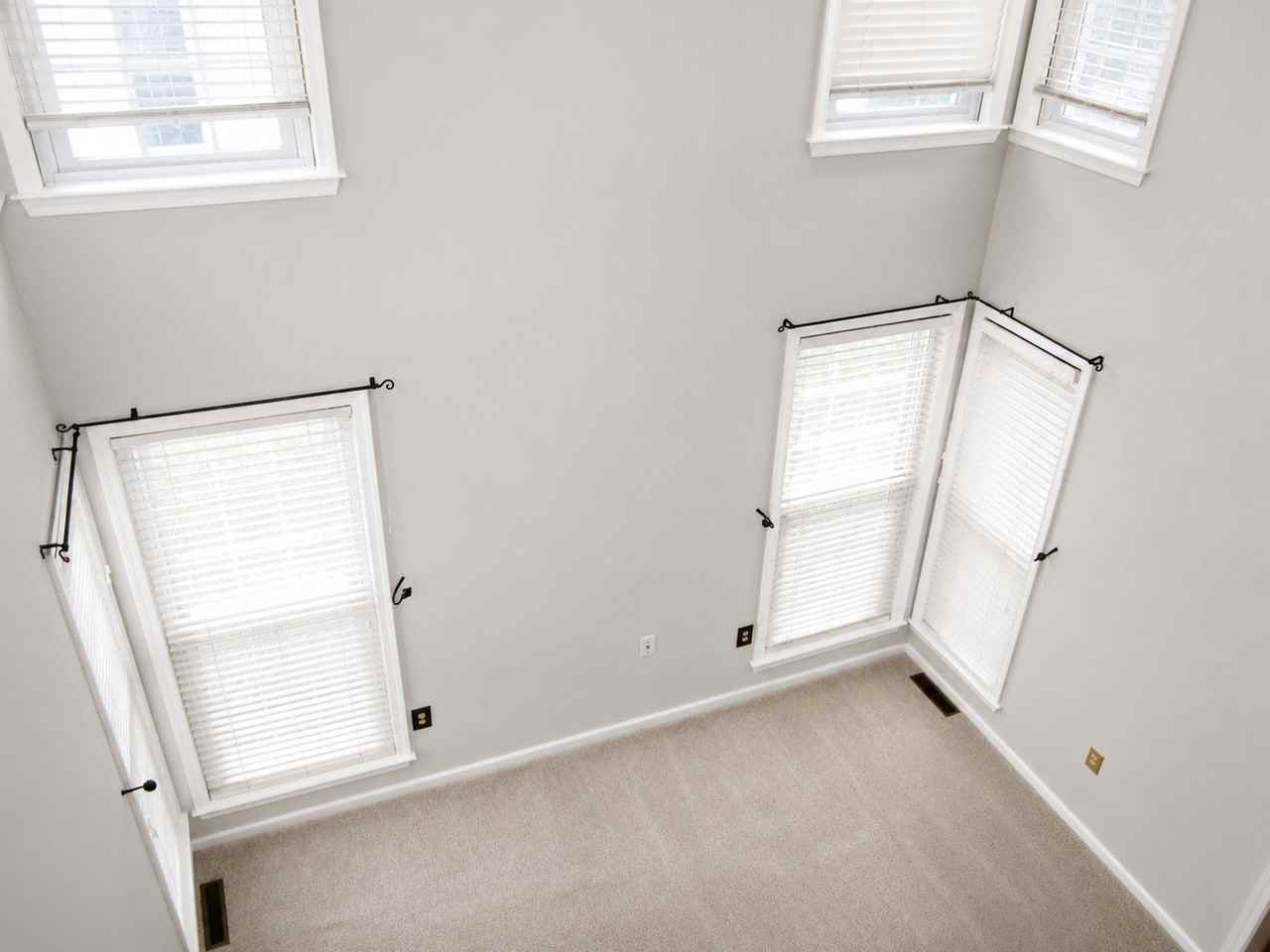 118 Henning Dr - Photo 3 of 26