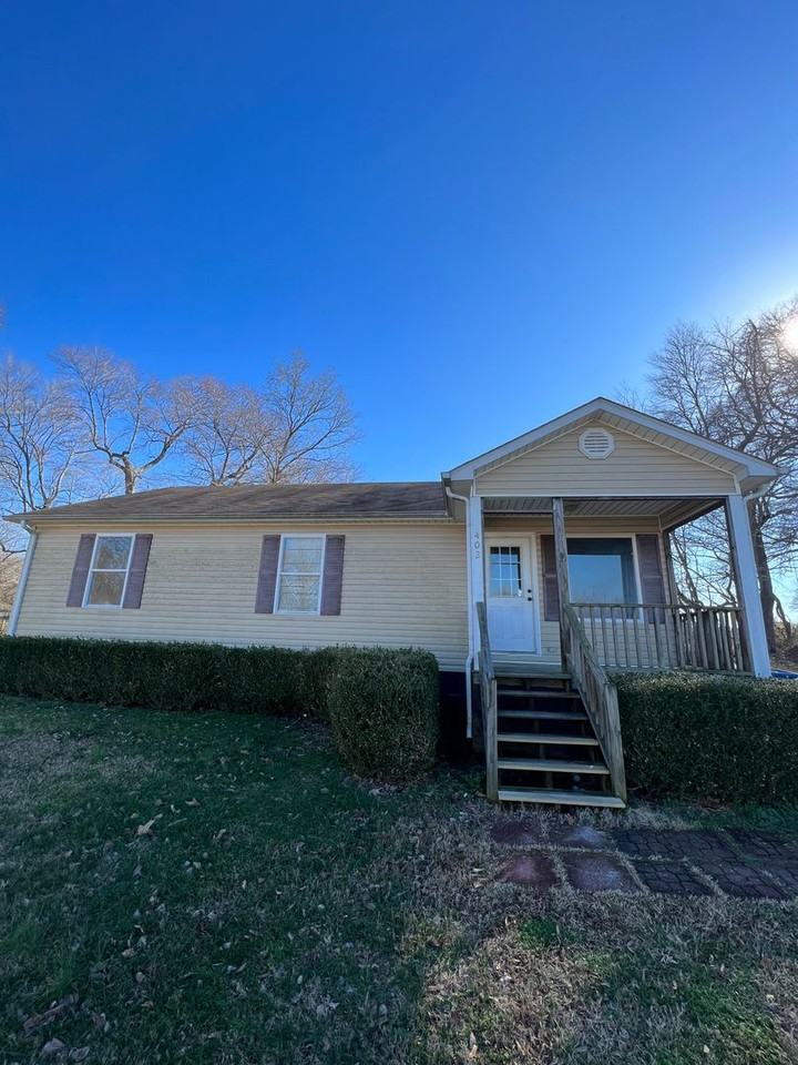 402 Panola Dr - Photo 2 of 10