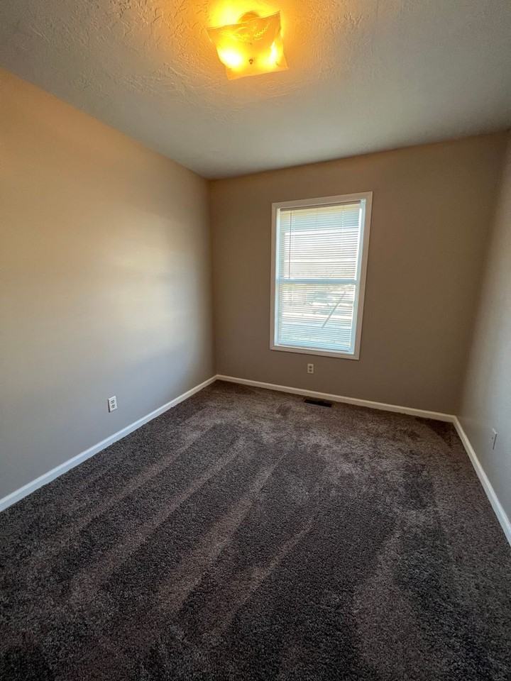 402 Panola Dr - Photo 6 of 10
