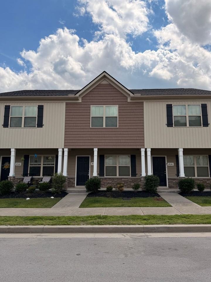 4042 Saddlecreek Way - Photo 2 of 23