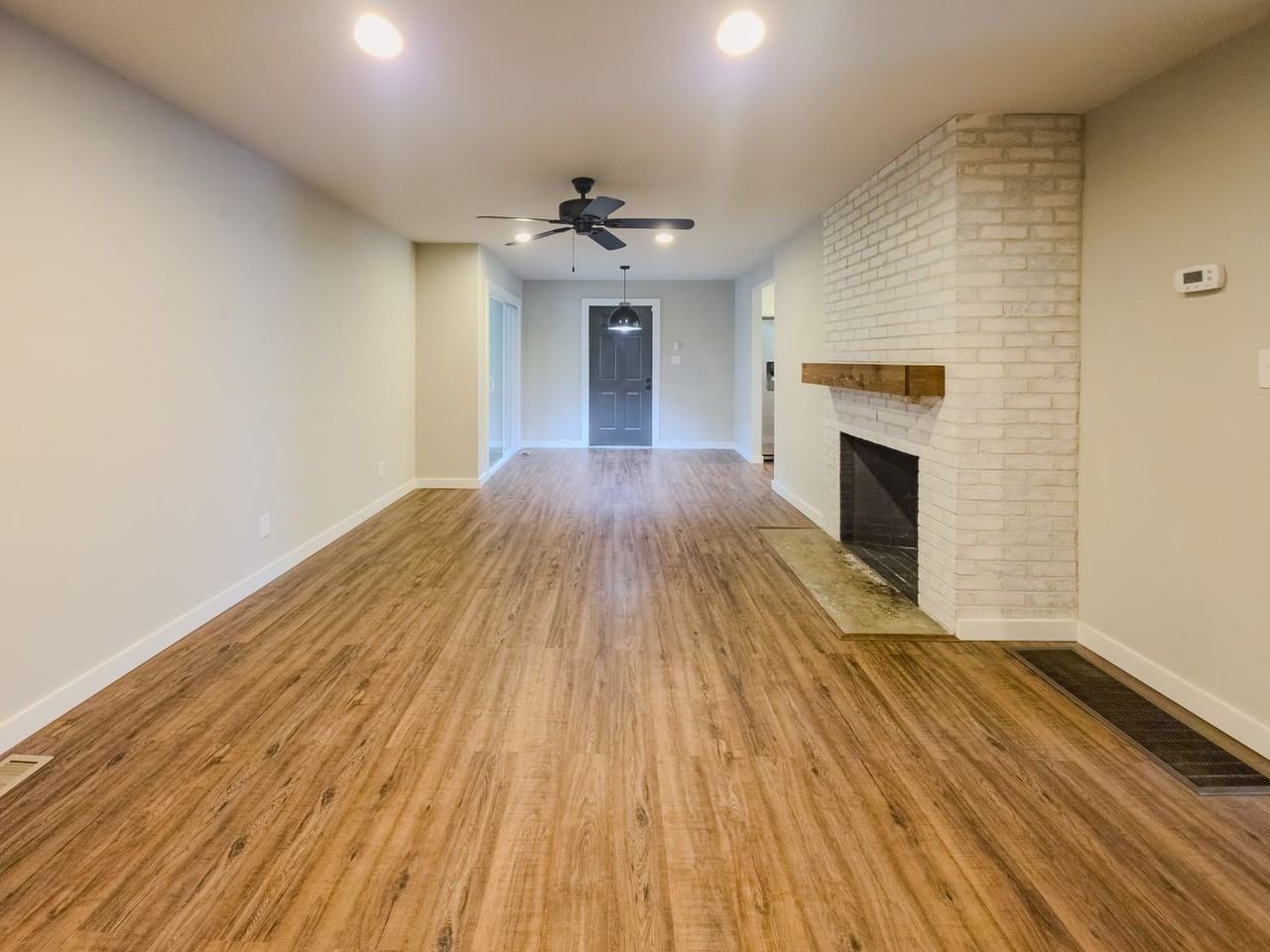 431 East Dr - Photo 3 of 37